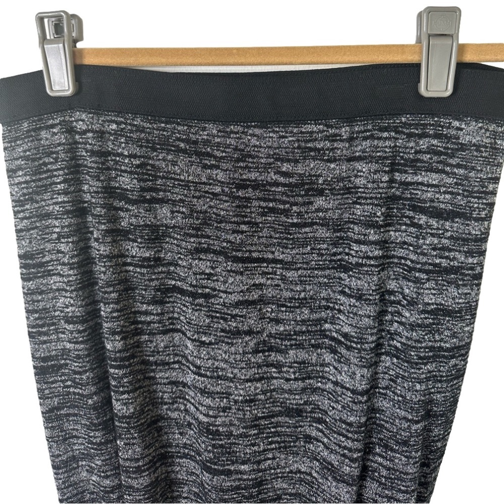 T by ALEXANDER WANG knit black and white mini skirt in size medium - Picture 4 of 5